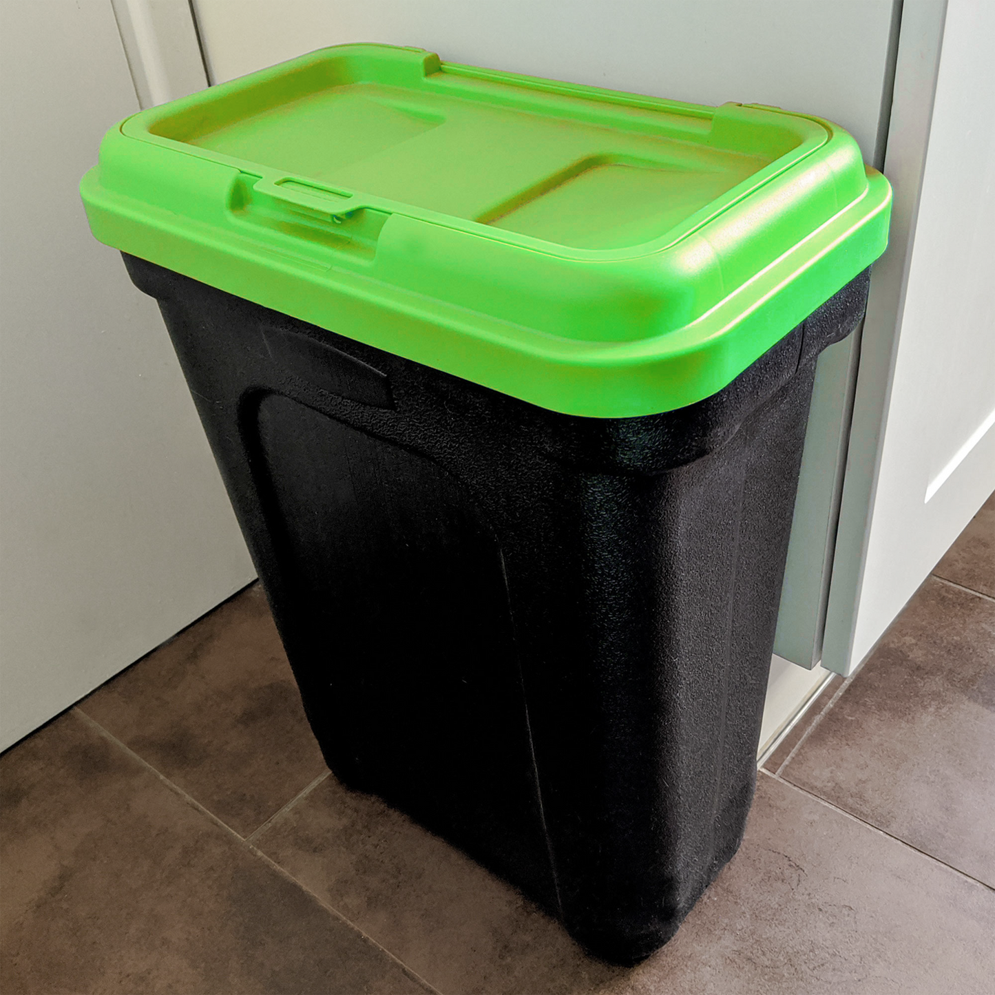 Petoria Airtight Containers with Scoop for Dry Pet/Bird/Fish Food  - 7kg (15L) /15kg (30L)